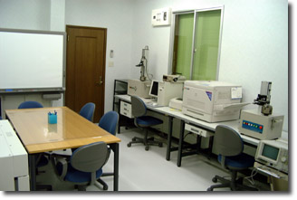 Equipment in the Analysis Room